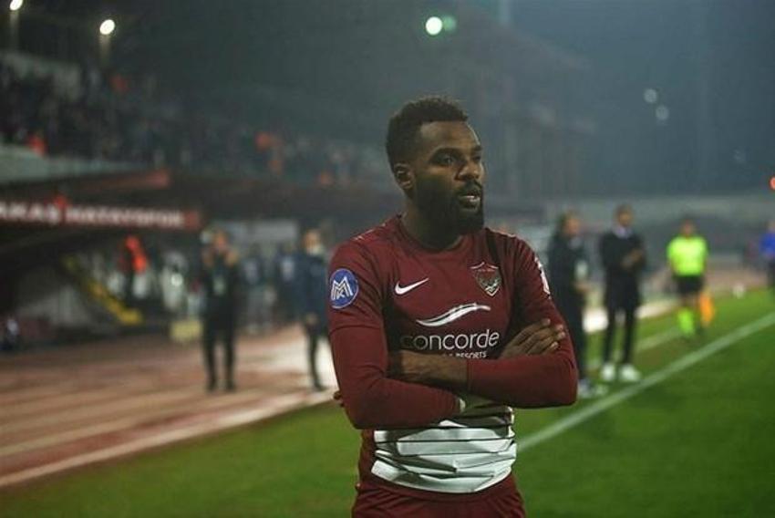 Hataylı yönetici araya girdi Aaron Boupendza'nın işi bitti! Forma numarası bile...