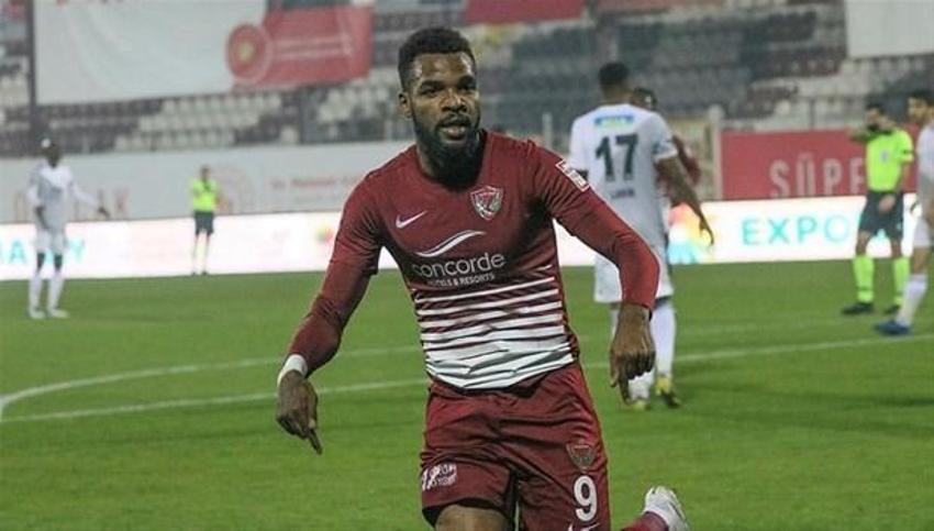Hataylı yönetici araya girdi Aaron Boupendza'nın işi bitti! Forma numarası bile...
