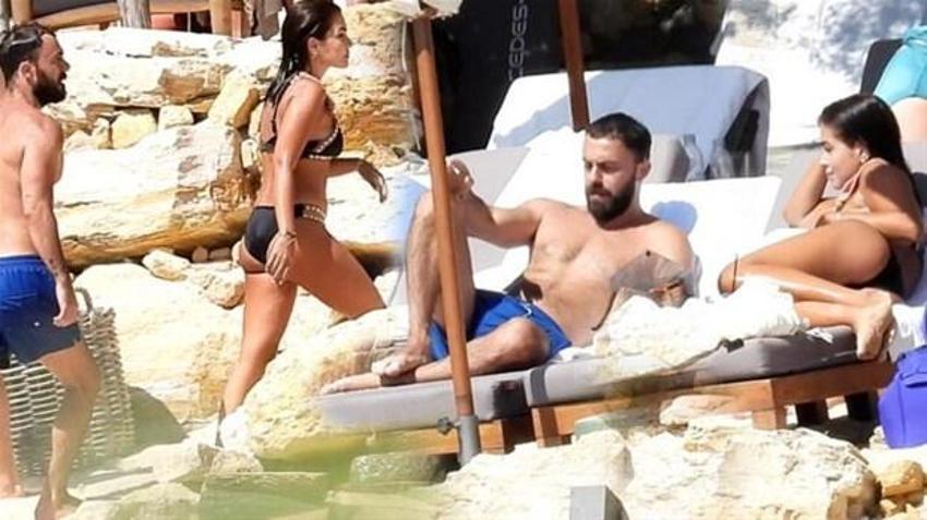 Eren Hacısalihoğlu sevgilisiyle sezonu açtı!