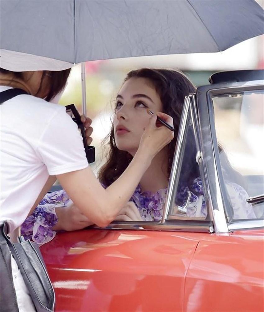 Monica Bellucci ile Vincent Cassel'in kızı Deva annesinin yolunda