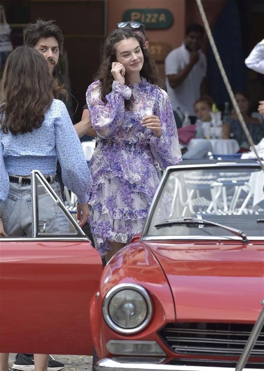 Monica Bellucci ile Vincent Cassel'in kızı Deva annesinin yolunda