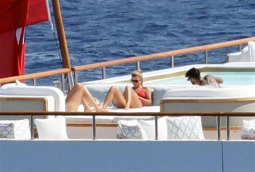 Sofia Richie Ege sularında!