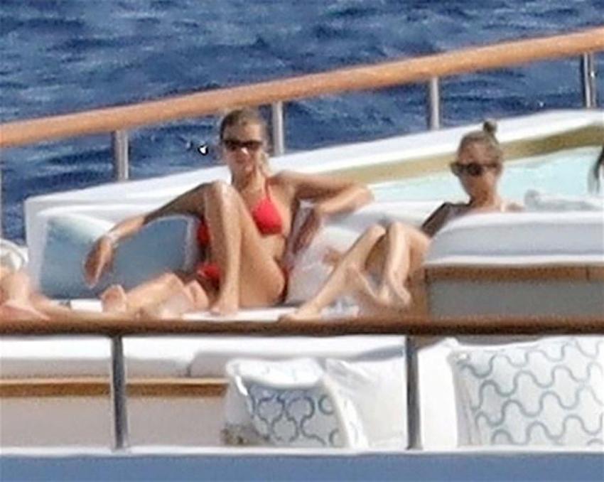 Sofia Richie Ege sularında!