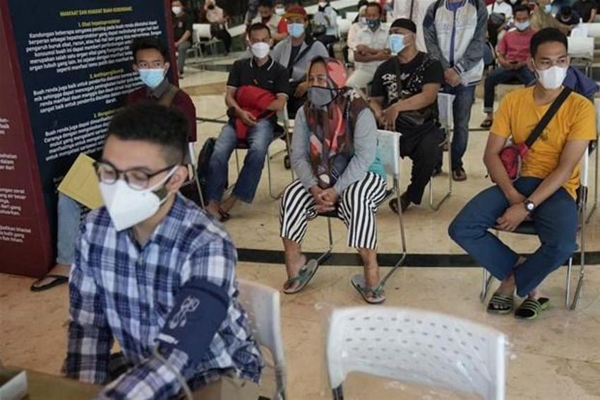Delta varyantı korkusu dünyayı sardı! Bomba maske açıklaması geldi: Aşı olanlar...