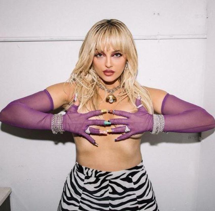 Bebe Rexha'dan eleştirilere yanıt: Sizce ben kaç kiloyum?