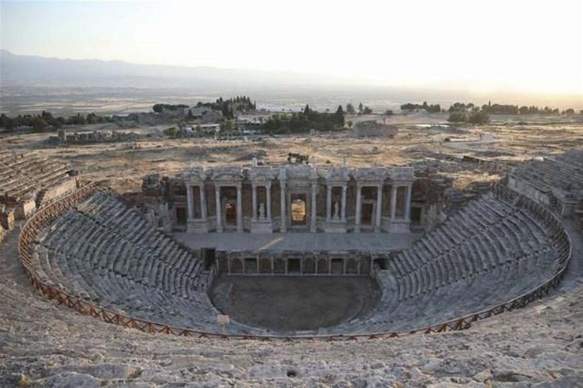 Pamukkale'deki Hierapolis Antik Kenti'nde bulunan "Cehennem Kapısı"nın gizemi çözüldü!