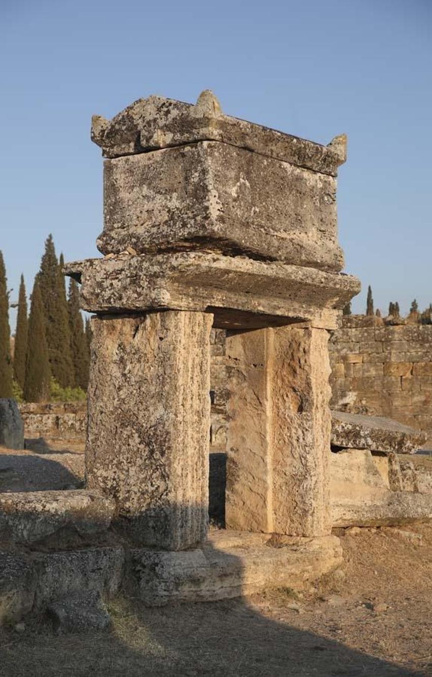 Pamukkale'deki Hierapolis Antik Kenti'nde bulunan "Cehennem Kapısı"nın gizemi çözüldü!