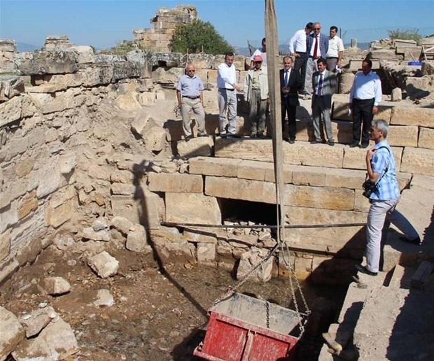 Pamukkale'deki Hierapolis Antik Kenti'nde bulunan "Cehennem Kapısı"nın gizemi çözüldü!