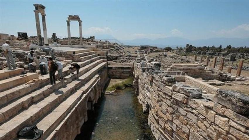 Pamukkale'deki Hierapolis Antik Kenti'nde bulunan "Cehennem Kapısı"nın gizemi çözüldü!