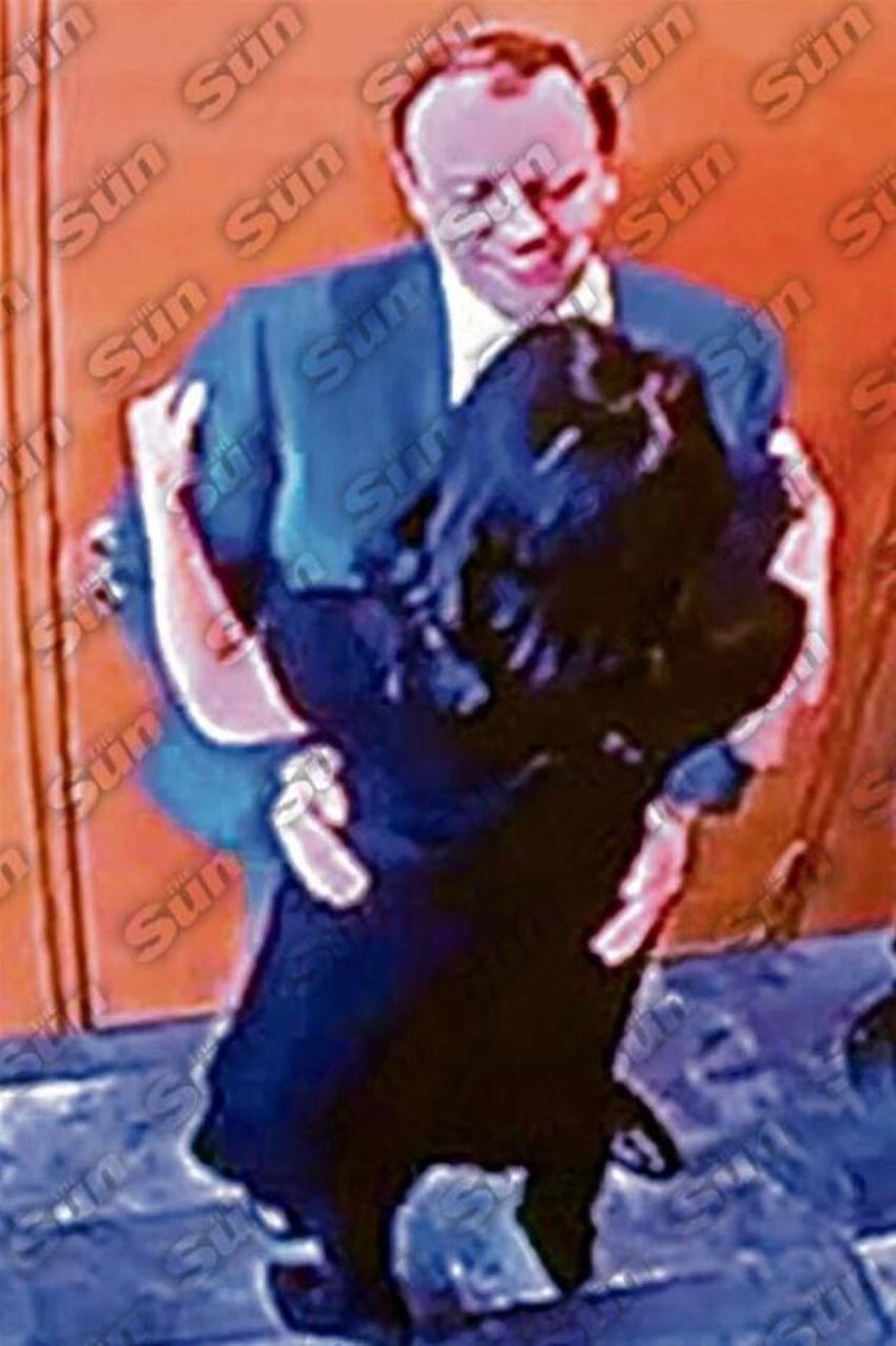 İngiltere Sağlık Bakanı Matt Hancock'ın yasak aşk skandalında yeni görüntüler ortaya çıktı!