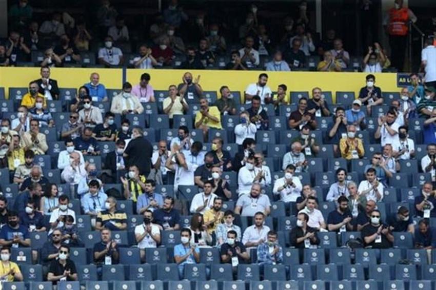 Kongreye Vefa Küçük damgası! "Valla yatsı namazını bulacağız"