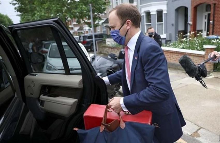 İngiltere'de skandal patladı! Sağlık Bakanı Matt Hancock karısını aldatırken yakalandı...