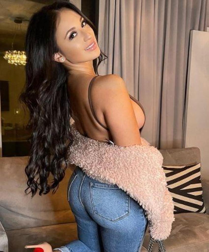 Laura Ivette kendini aştı! Gören şok oldu