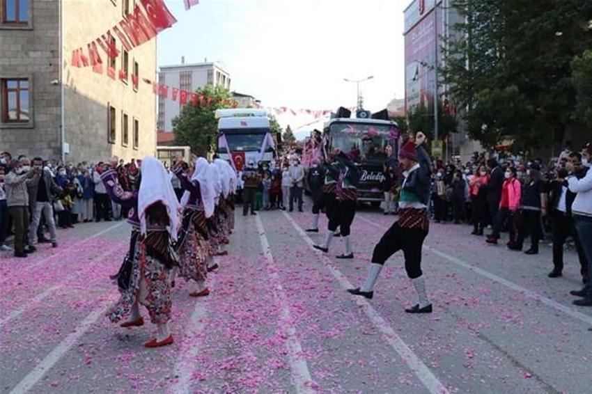 Koronavirüs tablosunda il il kritik son durum! Tam açılma derken 29 ilde kırmızı alarm...