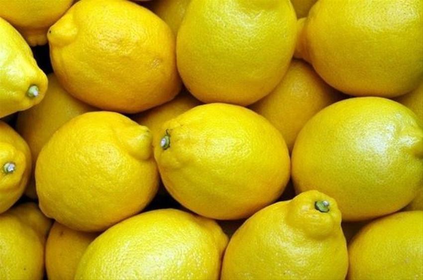 Limon suyunun şaşırtan etkisi! Yüzünüze sürdüğünüzde bakın ne oluyor...