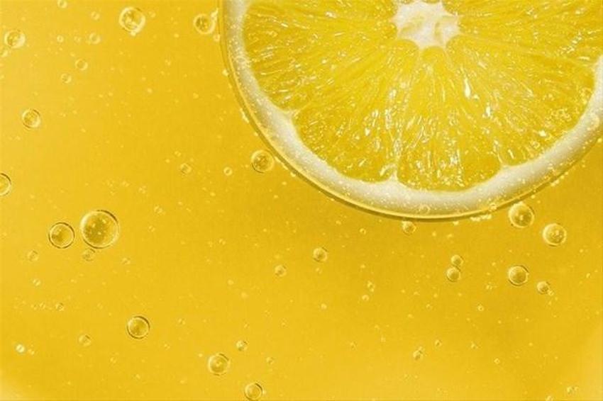 Limon suyunun şaşırtan etkisi! Yüzünüze sürdüğünüzde bakın ne oluyor...