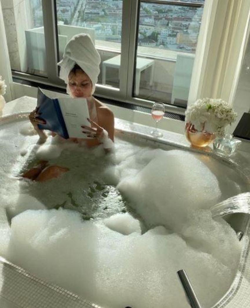 Heidi Klum'dan cesur poz! Hayranlarını mest etti