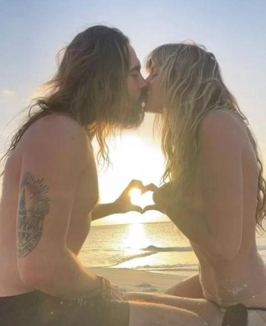 Heidi Klum üstsüz şekilde kocasıyla öpüşürken paylaştı!