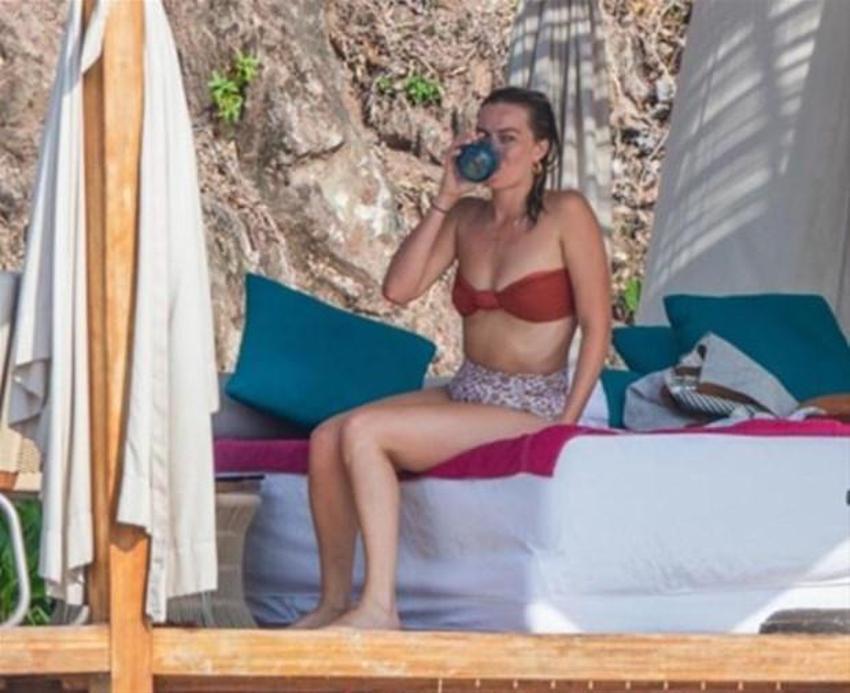Margot Robbie'den eşiyle mutluluk tablosu!