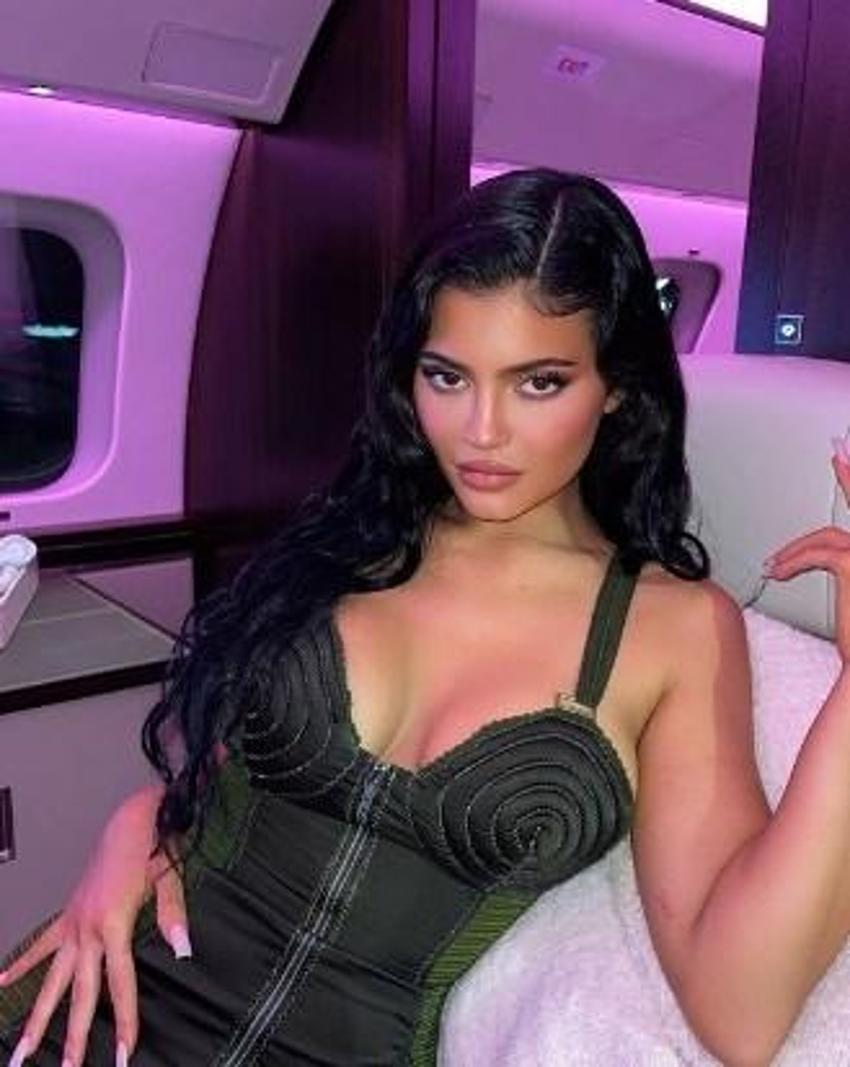Kylie Jenner ve Travis Scott mutluluk tablosu sergiledi!