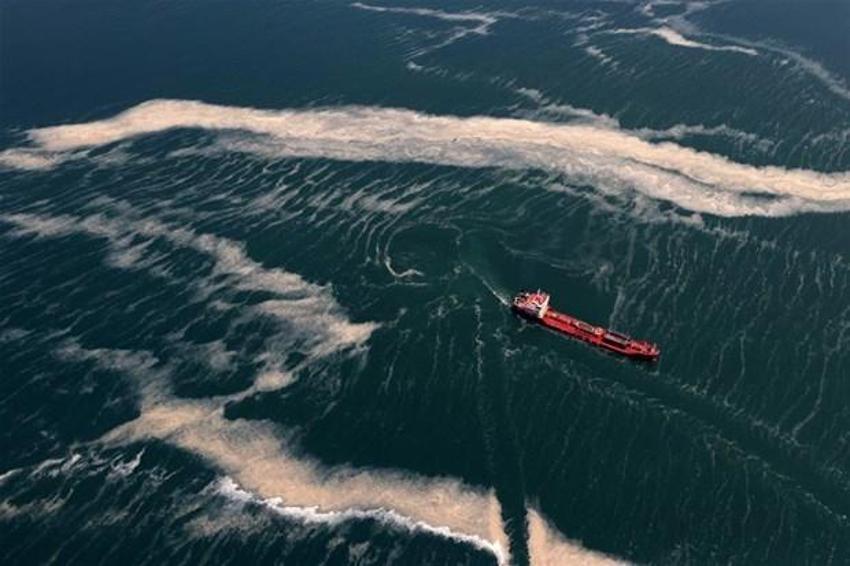 Marmara'da şaşırtan değişim! İstanbul’daki müsilaj uzaydan görüntülendi...