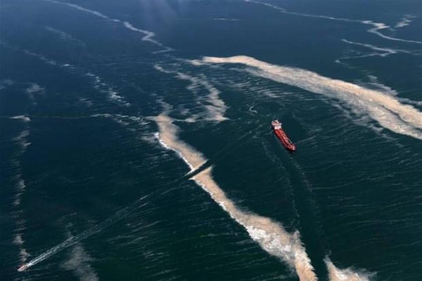Marmara'da şaşırtan değişim! İstanbul’daki müsilaj uzaydan görüntülendi...