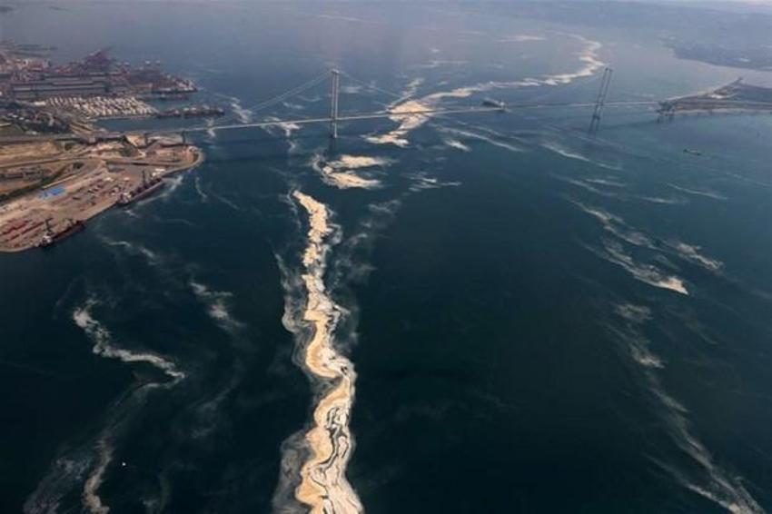 Marmara'da şaşırtan değişim! İstanbul’daki müsilaj uzaydan görüntülendi...
