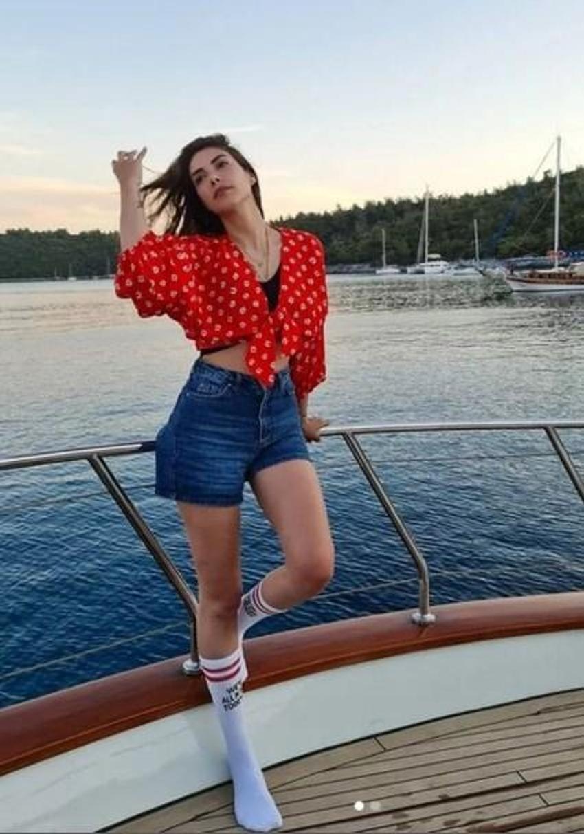 Teşkilat dizisinin Zehra'sı Deniz Baysal Yurtçu tatil pozlarıyla olay yarattı!
