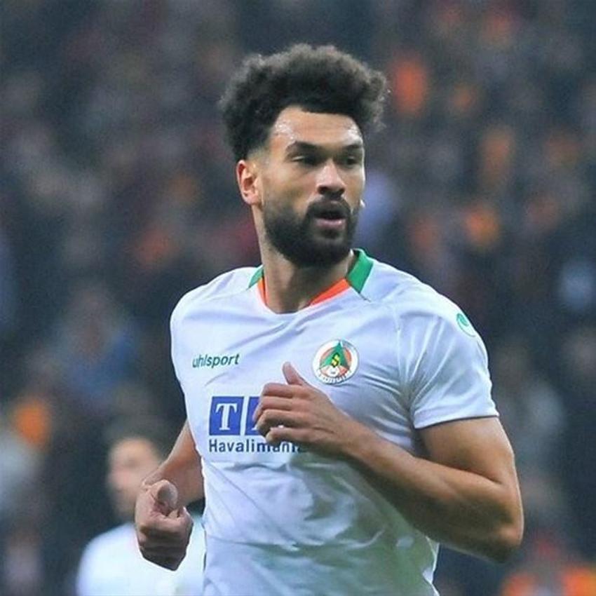 Bielsa, Fonseca, Villas Boas, Nuno Santo, Benitez derken Fenerbahçe Favre ile masaya oturdu