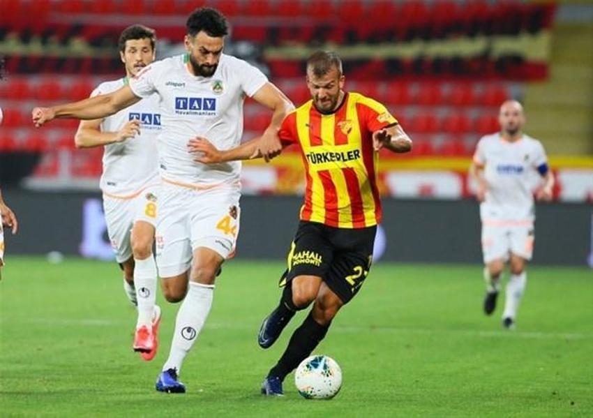 Bielsa, Fonseca, Villas Boas, Nuno Santo, Benitez derken Fenerbahçe Favre ile masaya oturdu