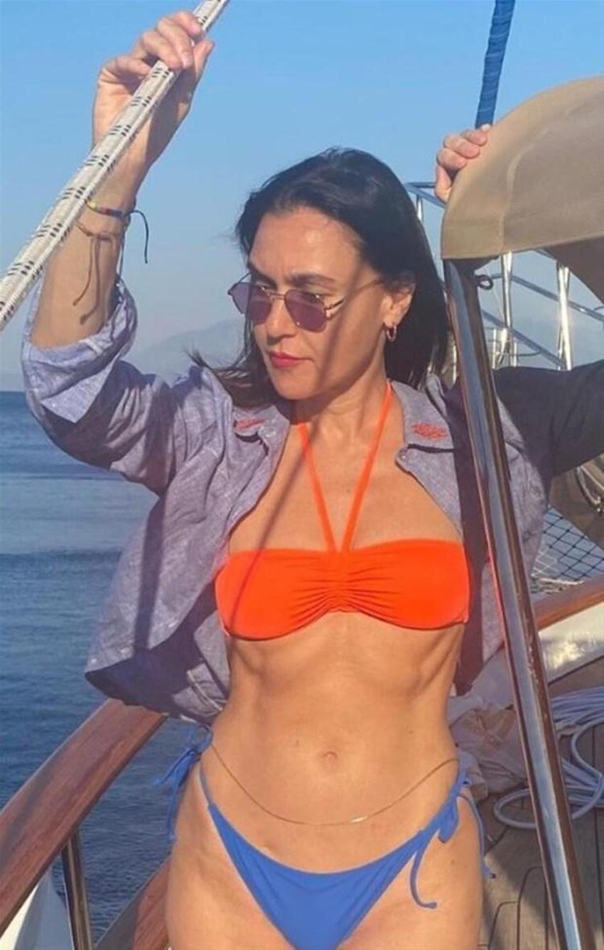 Eda Taşpınar, Güzide Duran, Şevval Sam, Cansu Dere... Resmen plajları salladılar