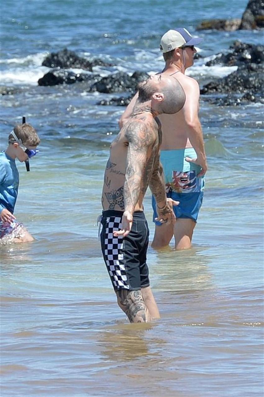 Adam Levine ile Behati Prinsloo tatilde eğlenceli anlar yaşadı!