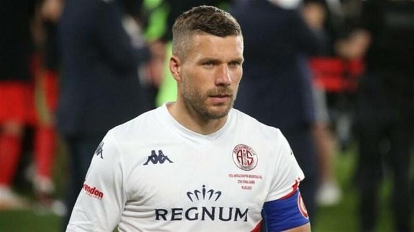 Sofiane Feghouli ve Lukas Podolski hakkında bomba iddia! Galatasaray ve Beşiktaş...