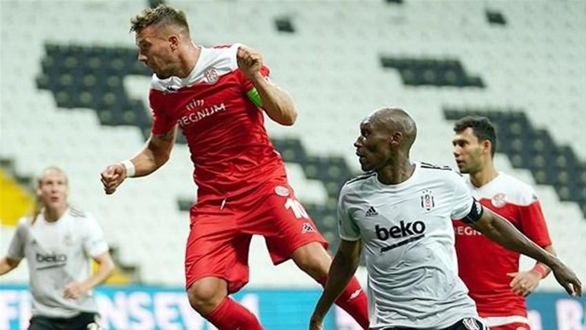 Sofiane Feghouli ve Lukas Podolski hakkında bomba iddia! Galatasaray ve Beşiktaş...
