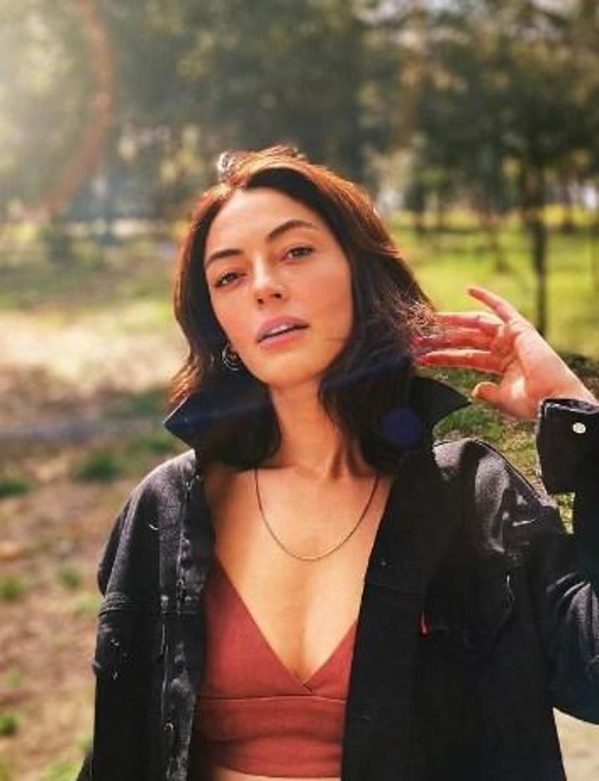 Selena'nın Kıvılcım'ı pozlarıyla olay yarattı! Şaşırtan değişim...