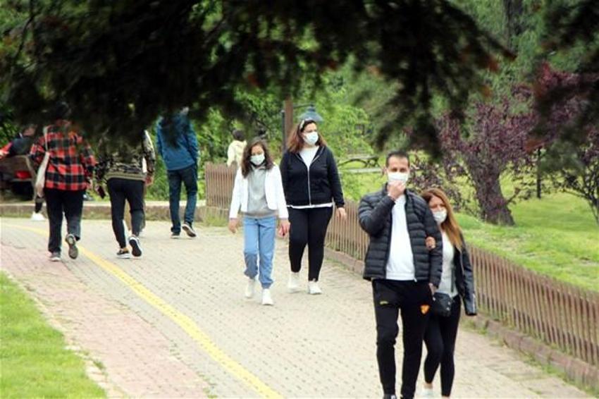 Hafta içi hafta sonu sokağa çıkma yasaklarıyla ilgili son dakika gelişmesi! Saatler değişiyor... Müjde geldi! Tarih belli oldu