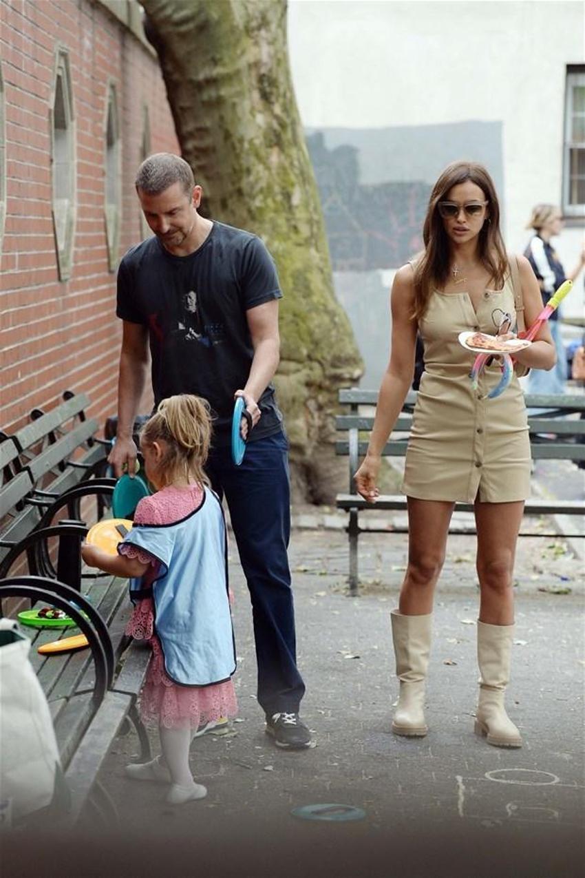 Bradley Cooper'dan Irina Shayk'a hayran bakışlar!