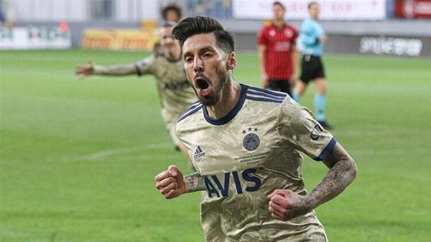 Fenerbahçe'de Jose Sosa ayrılığı! Estudiantes başkanı açıkladı! 'Kim istemez ki?'