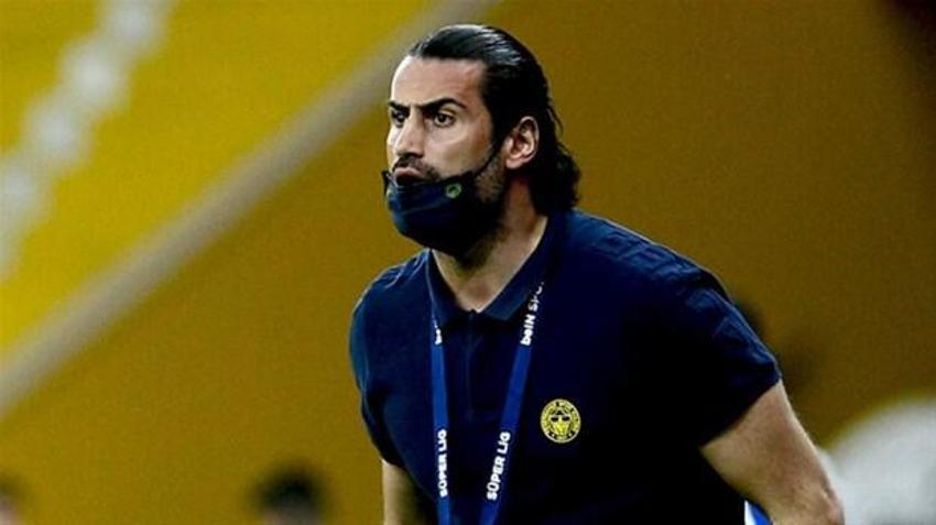 Ali Koç önce Emre Belözoğlu'nun görevine son verdi ardından Volkan Demirel, Selçuk Şahin ve Aurelio'nun hesabını kesti