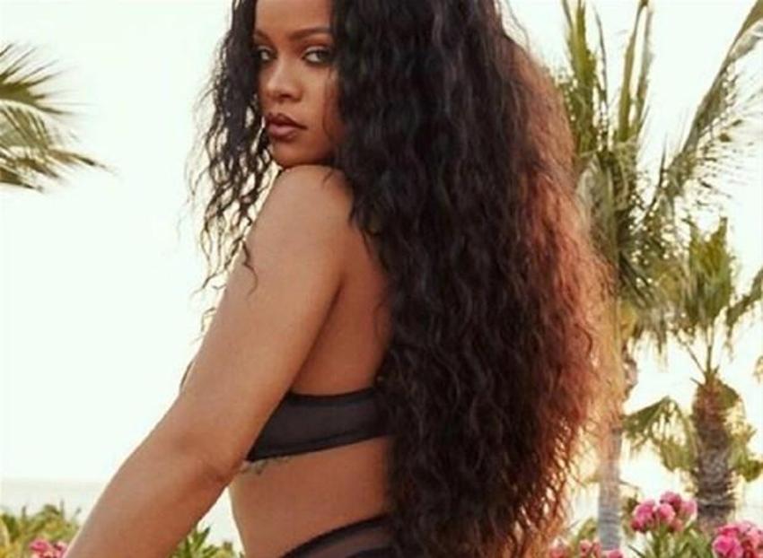 Rihanna, Demi Rose'u taklit etti! Üstsüz poz...