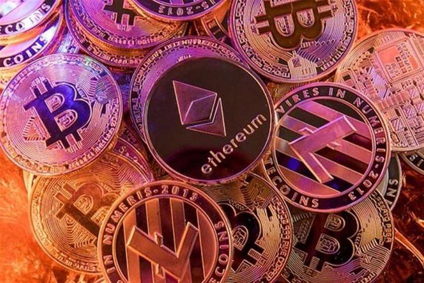 Bitcoin resmen eridi! Son 10 yılın en büyük kaybı
