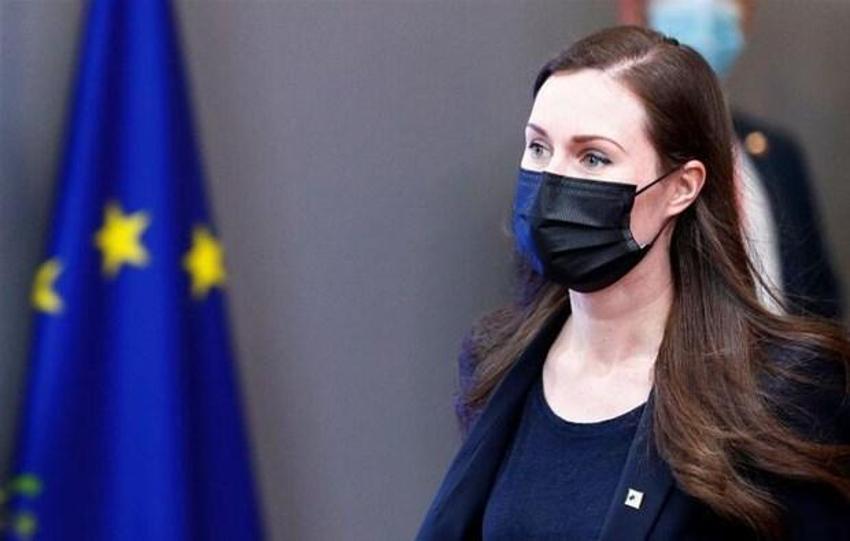 Finlandiya Başbakanı Sanna Marin dünyada yine gündem oldu! Cesur pozlar ve göğüs dekoltesinden sonra...