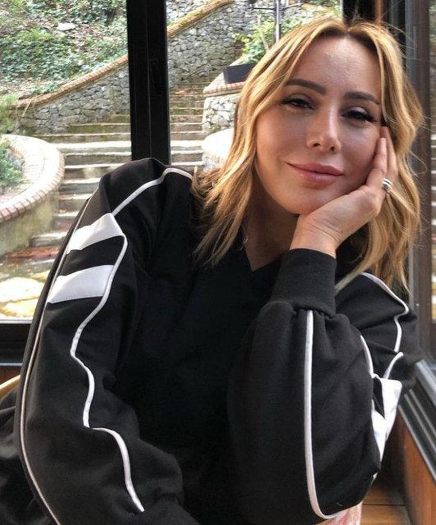 Asena photoshop'u abarttı! Alay konusu oldu