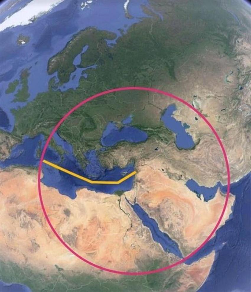Doğu Akdeniz'de nükleer füze taşıyabilen bombardıman uçakları görüldü! Savaş pilotunun elinde Türkiye haritası...