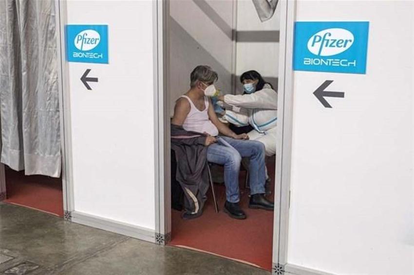 Pfizer/BioNTech aşısında akılalmaz iddia! YouTuber ve bloggerlara skandal teklif...