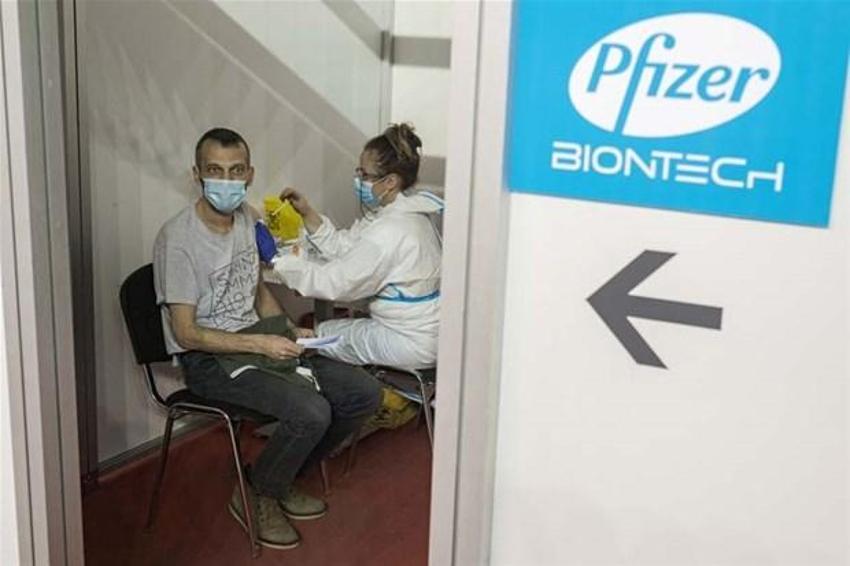 Pfizer/BioNTech aşısında akılalmaz iddia! YouTuber ve bloggerlara skandal teklif...