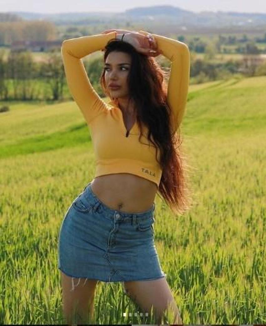 Rafet El Roman'ın kızı Su El Roman klipteki elbisesiyle olay oldu!