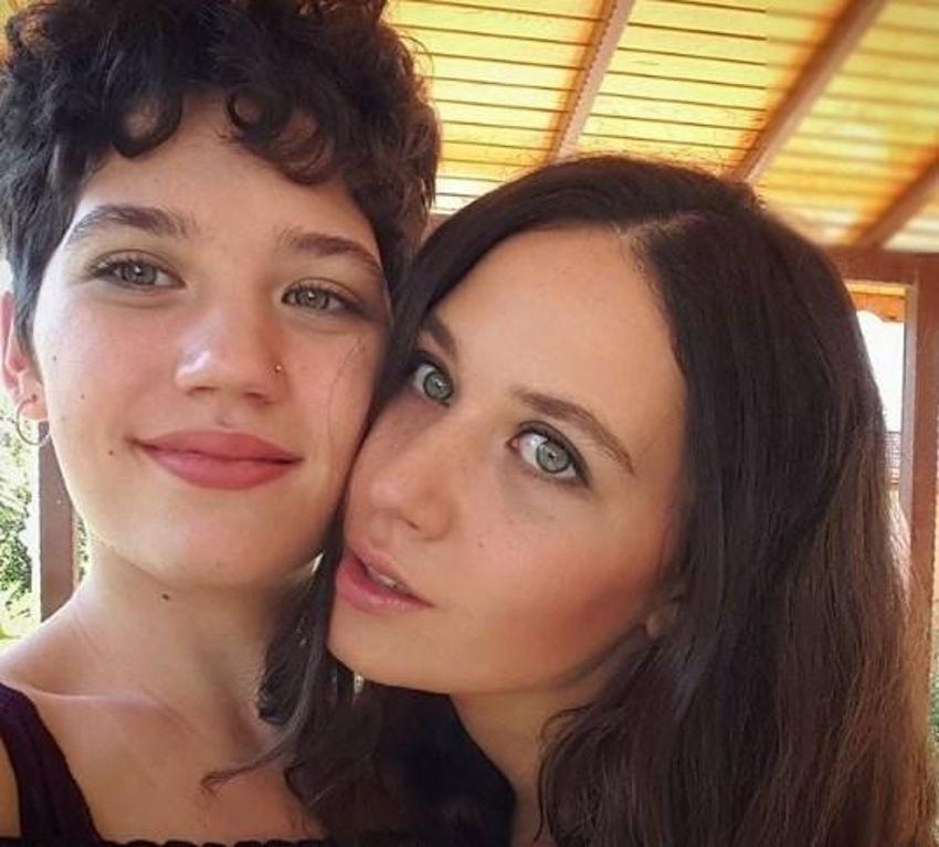 Bir Zamanlar Çukurova'nın Betül'ü İlayda Çevik'in kız kardeşini görenler inanamadı! Yok böyle benzerlik...