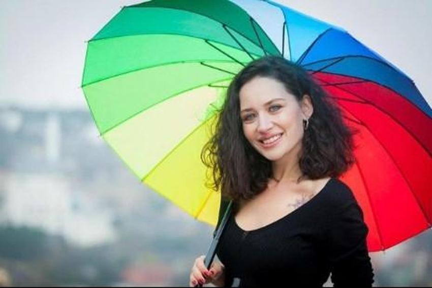 Bir Zamanlar Çukurova'nın Betül'ü İlayda Çevik'in kız kardeşini görenler inanamadı! Yok böyle benzerlik...