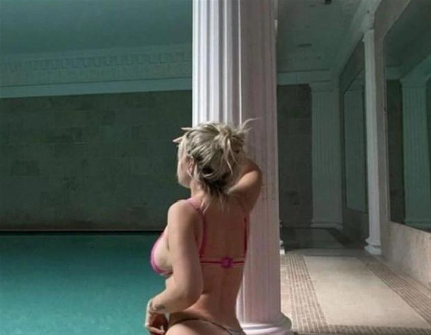 Wanda Nara sınırları zorladı! Yarı çıplak poz...
